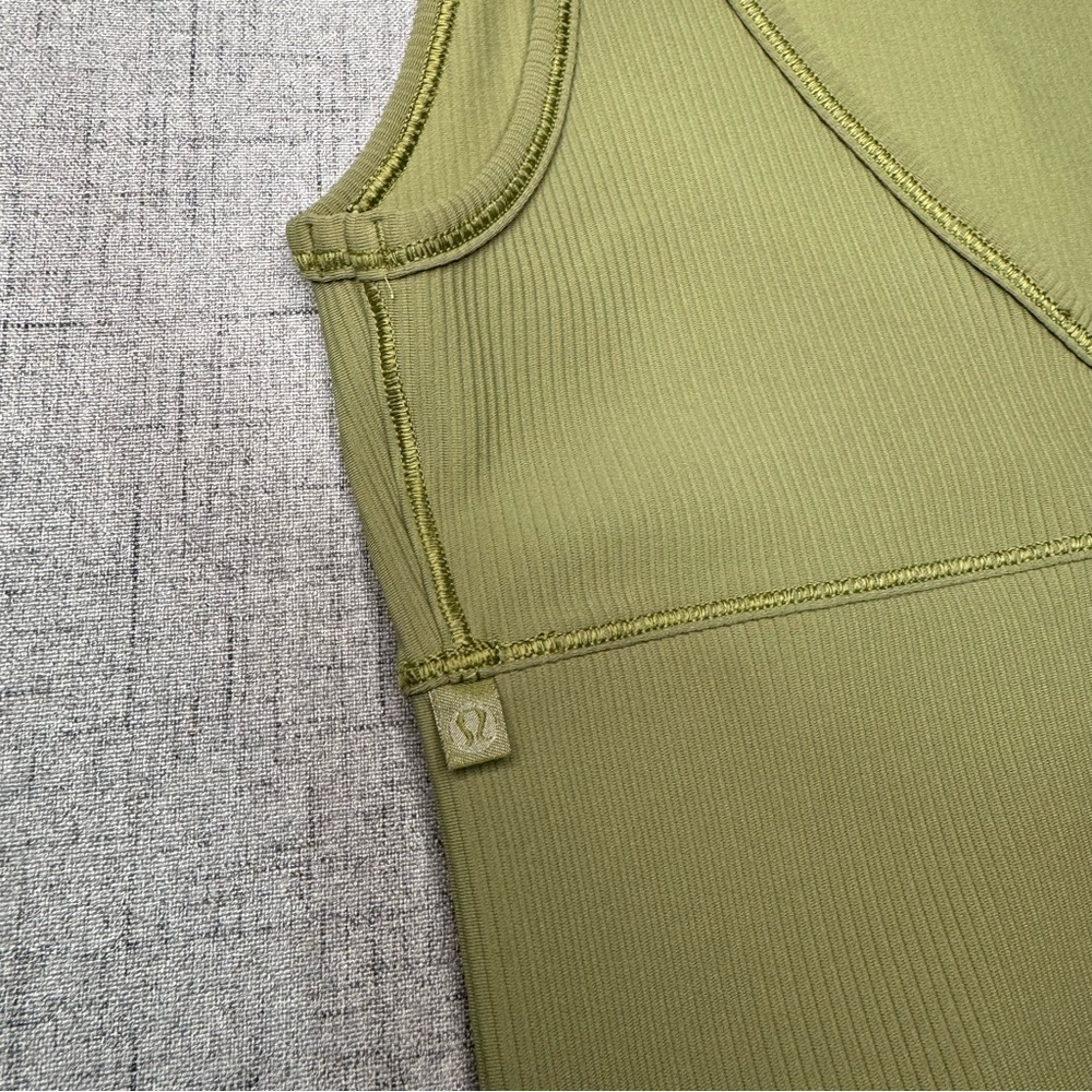 Lululemon Power Pivot Ribbed Tank Top Bronze Green Size 4 - Picture 7 of 8
